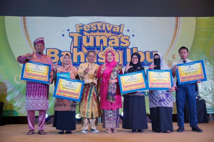 2025-11-12-siswa-dumai-raih-predikat-terbaik-ukbi-provinsi-riau-2025-disdik-juga-sabet-penghargaan-terbaik
