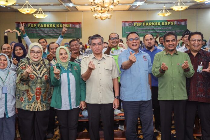 Menaker Hubungan Industrial Harus Naik Kelas agar Pekerja Tak Tertinggal oleh AI - 4