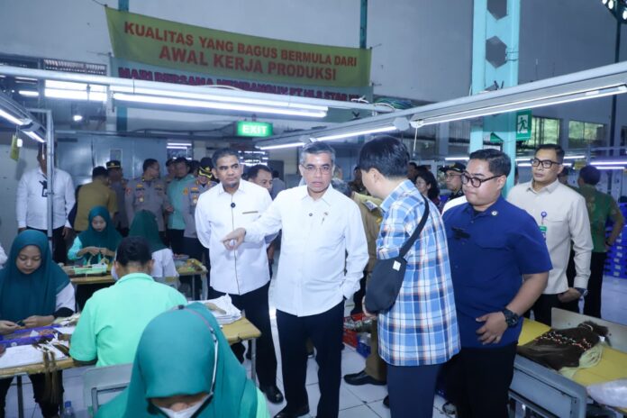 THR Tak Dibayar Penuh, Menaker Sidak Perusahaan di Semarang - 6